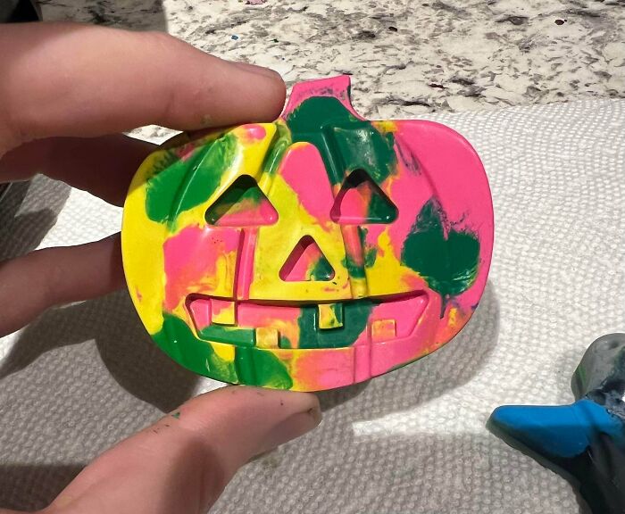 Instead Of Throwing Away Broken Little Crayons My Toddler Burns Through I Melted Them Down In A Silicone Mold I Found 2nd Hand