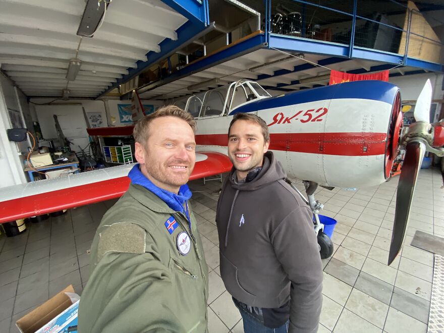 A Nurse Goes For First Vacation In Three Years And Meets His Pilot On A Basketball Court On The Day Of The Flight A Nurse Goes For First Vacation In Three Years And Meets His Pilot On A Basketball Court On The Day Of The Flight