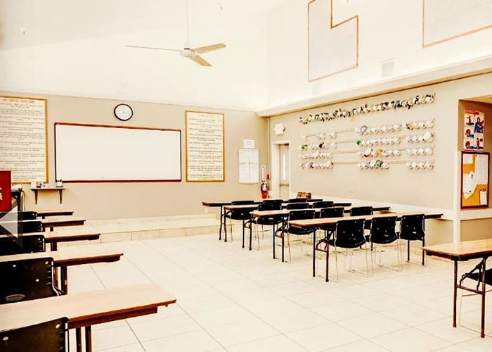 Dad Celebrates His 9-Year Sobriety Anniversary With Surprise Gift From Teen Daughter