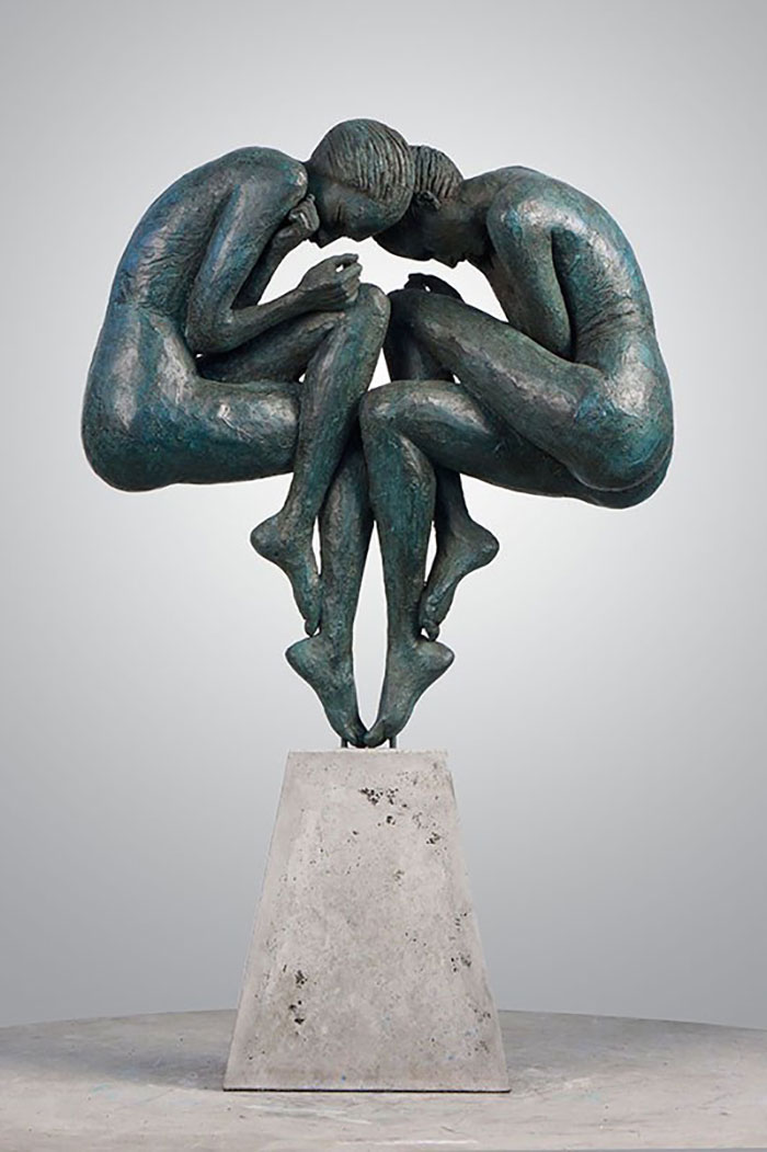 Artist: Joan Coderch & Javier Malavia, Moonlight Shadow, Bronze, 2019