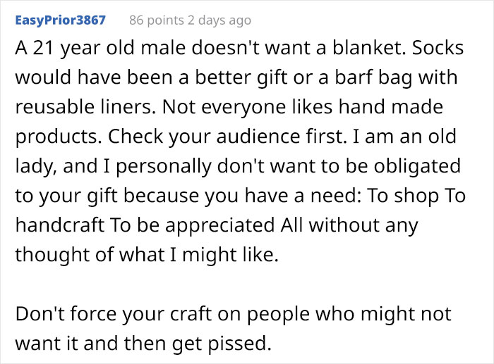 Woman Crochets A Blanket For 900 Hours As A Gift For Friend's Son, He Gives it Back To Her, The Internet Is Divided Woman Crochets A Blanket For 900 Hours As A Gift For Friend's Son, He Gives it Back To Her, The Internet Is Divided