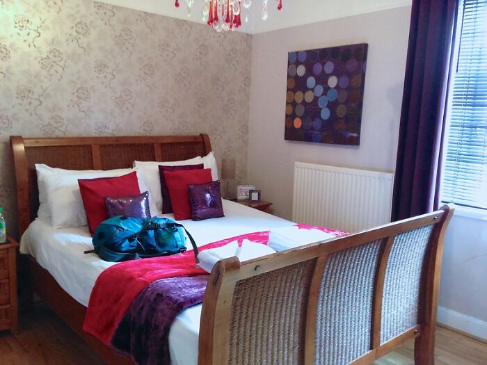 30 Things That Are An Integral Part Of An American House, As Assumed By Non-Americans In This Online Group