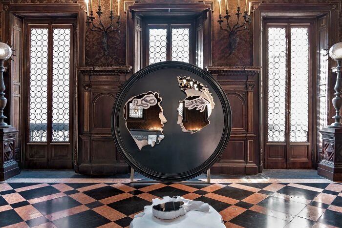 The Expression &ldquo;Mirror Mirror On The Wall&rdquo; Suits The &ldquo;I Classici&rdquo; Collection (9 Pics)
