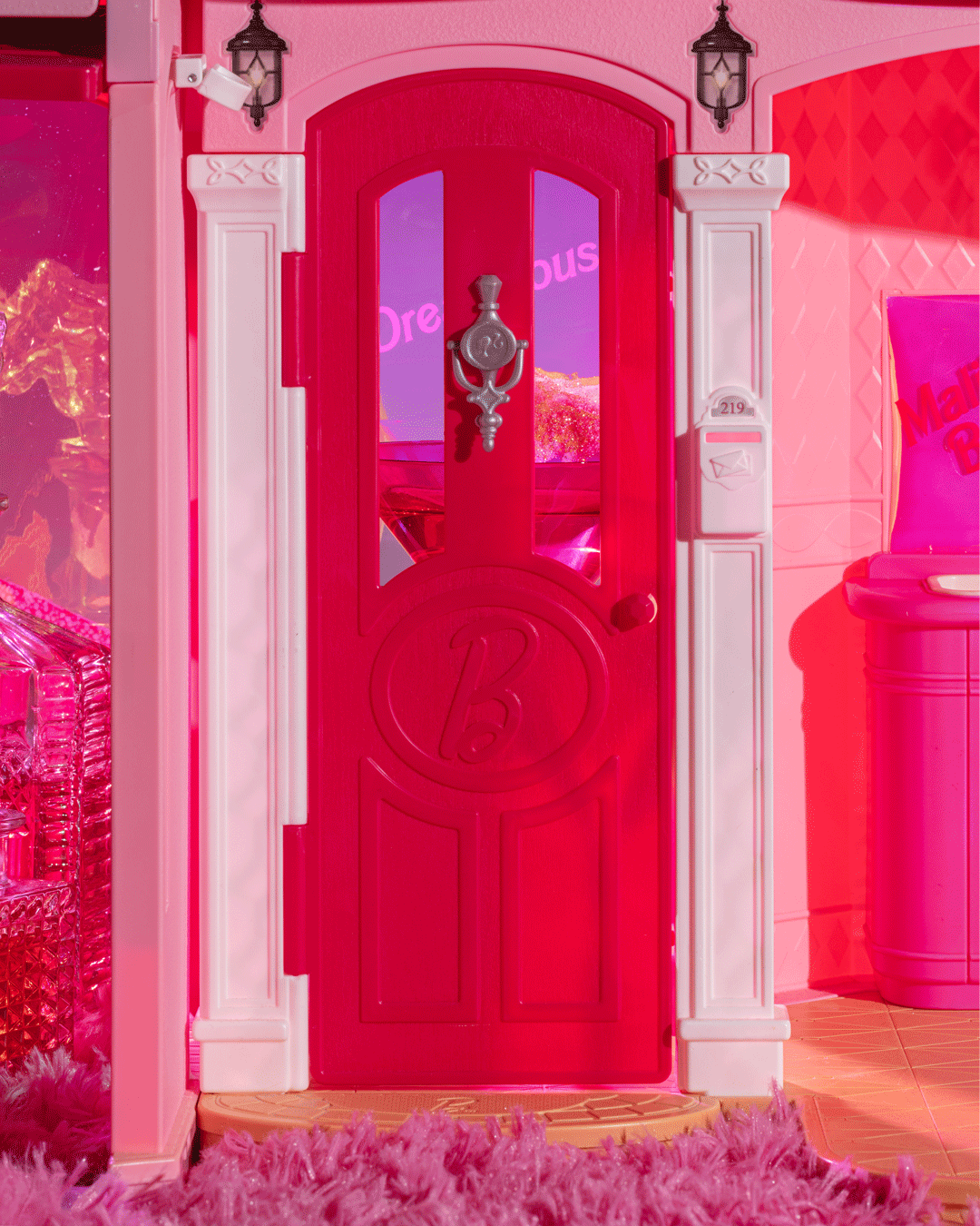 We Turned An Old Barbie Dreamhouse Into A Bar With Themed Barbie Cocktails In Each Room (9 Pics) We Turned An Old Barbie Dreamhouse Into A Bar With Themed Barbie Cocktails In Each Room (9 Pics)