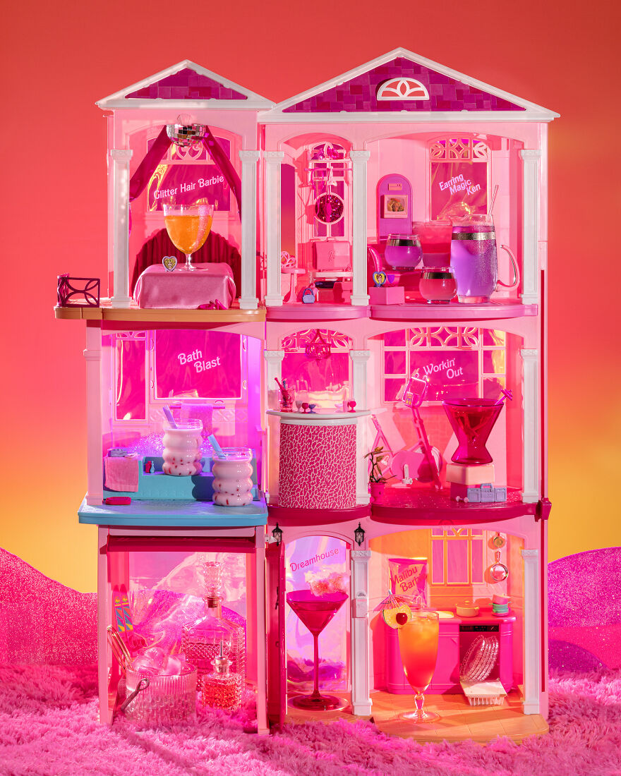 We Turned An Old Barbie Dreamhouse Into A Bar With Themed Barbie Cocktails In Each Room (9 Pics) We Turned An Old Barbie Dreamhouse Into A Bar With Themed Barbie Cocktails In Each Room (9 Pics)