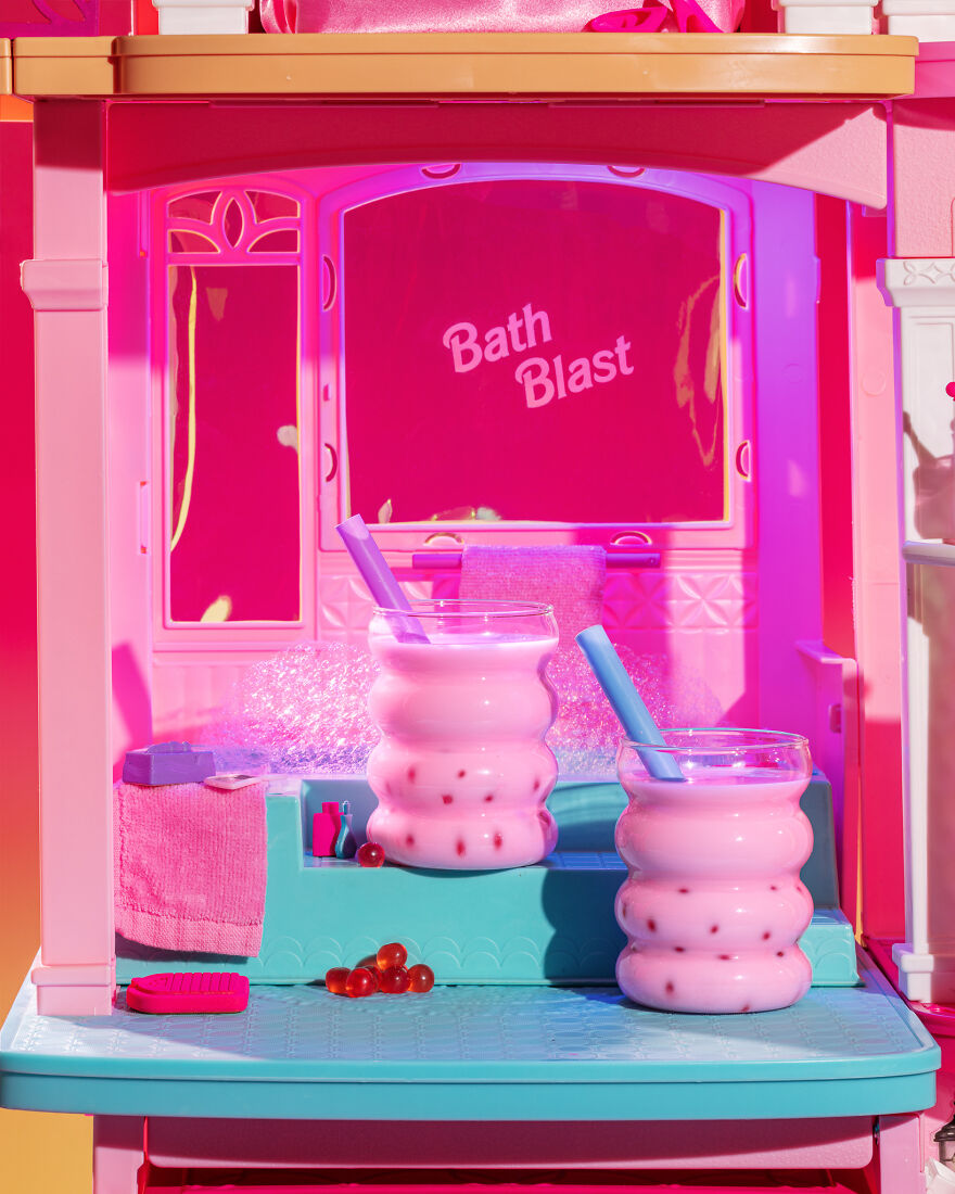 We Turned An Old Barbie Dreamhouse Into A Bar With Themed Barbie Cocktails In Each Room (9 Pics) We Turned An Old Barbie Dreamhouse Into A Bar With Themed Barbie Cocktails In Each Room (9 Pics)