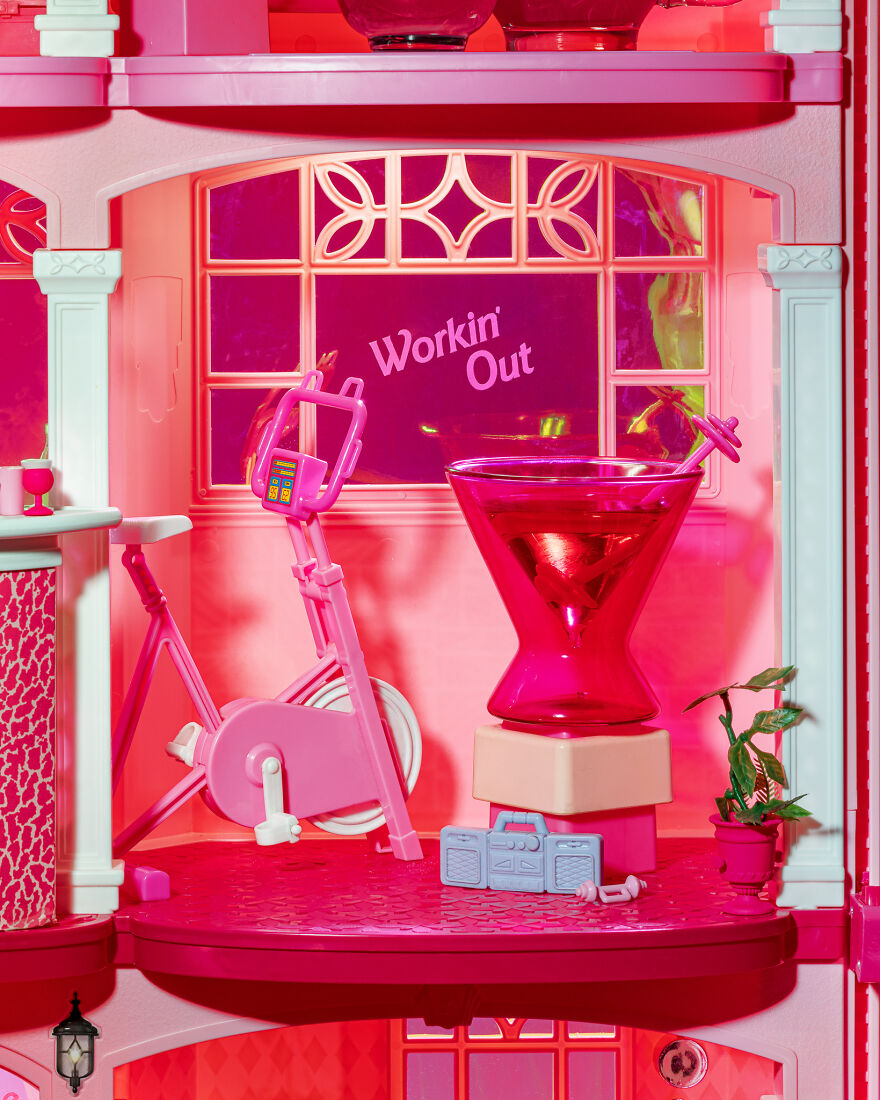 We Turned An Old Barbie Dreamhouse Into A Bar With Themed Barbie Cocktails In Each Room (9 Pics) We Turned An Old Barbie Dreamhouse Into A Bar With Themed Barbie Cocktails In Each Room (9 Pics)