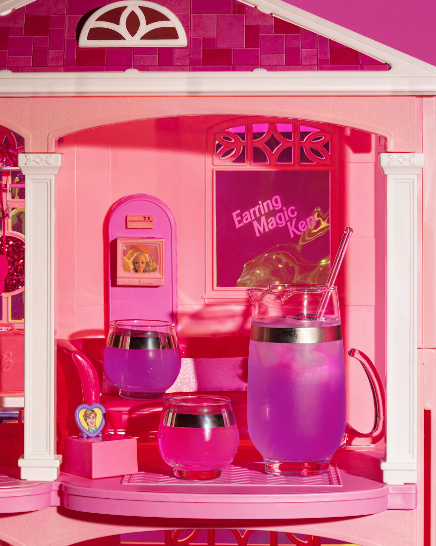 We Turned An Old Barbie Dreamhouse Into A Bar With Themed Barbie Cocktails In Each Room (9 Pics) We Turned An Old Barbie Dreamhouse Into A Bar With Themed Barbie Cocktails In Each Room (9 Pics)