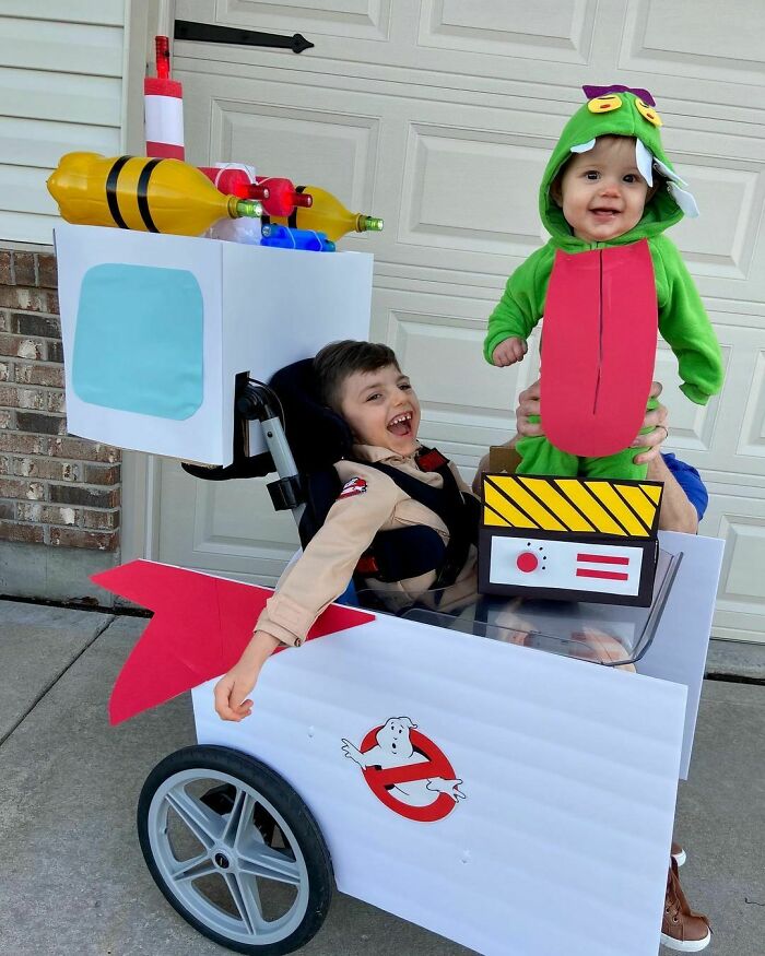 It’s Right Here, Ray. It’s Looking At Me. She’s A Cute Little Spud, Isn’t She? She Slimmed Me, And I Feel So Funky. Happy Halloween