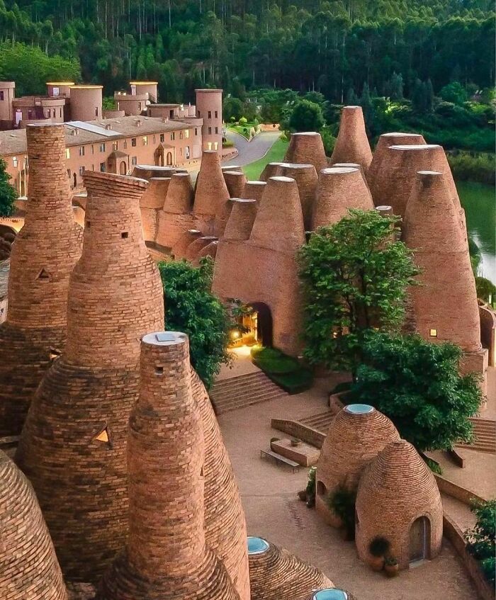 ‘Somewhere I Would Like To Live’: 50 Awesome Places And Homes Around The World That Actually Exist (New Pics)