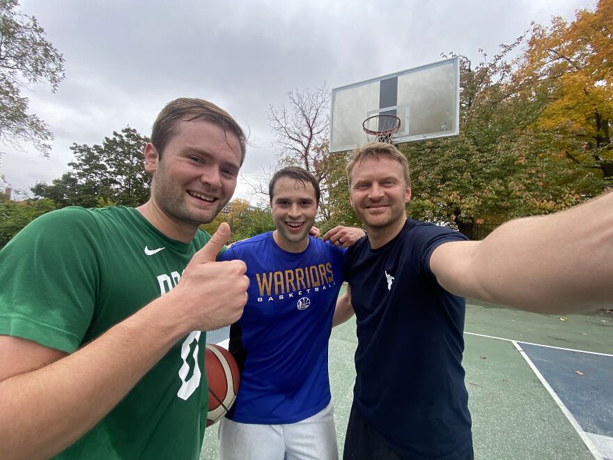 A Nurse Goes For First Vacation In Three Years And Meets His Pilot On A Basketball Court On The Day Of The Flight A Nurse Goes For First Vacation In Three Years And Meets His Pilot On A Basketball Court On The Day Of The Flight