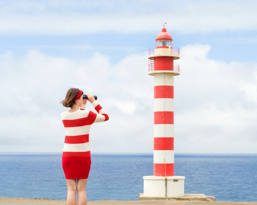 I Light What I Sea By Anna Devís And Daniel Rueda