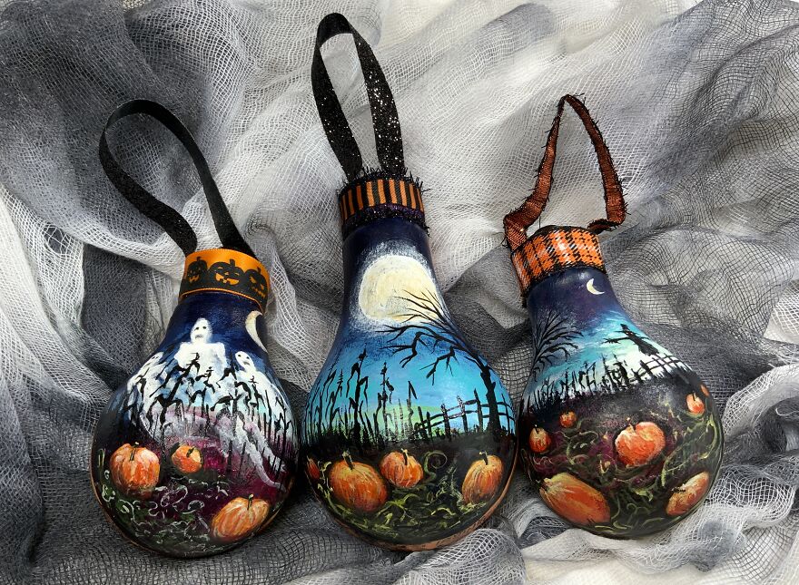 I Paint Hallowe'en Ornaments Using Burnt Out Light Bulbs (9 Pics)