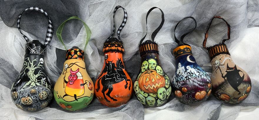 I Paint Hallowe'en Ornaments Using Burnt Out Light Bulbs (9 Pics)