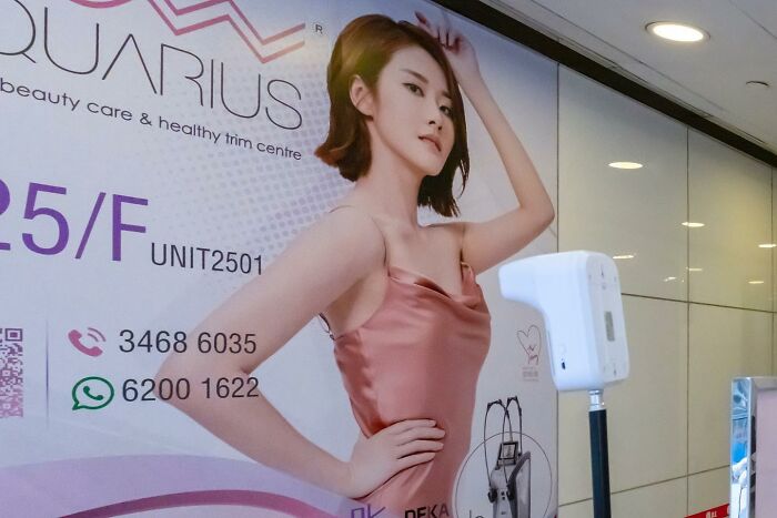 35 Lucky Accidents Captured By Street Photographer Edas Wong (New Pics)