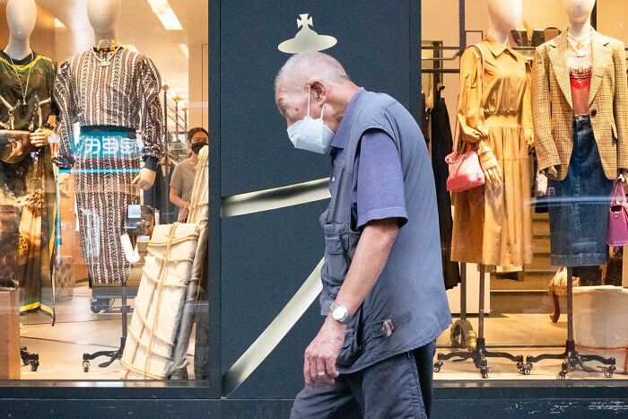 35 Lucky Accidents Captured By Street Photographer Edas Wong (New Pics)