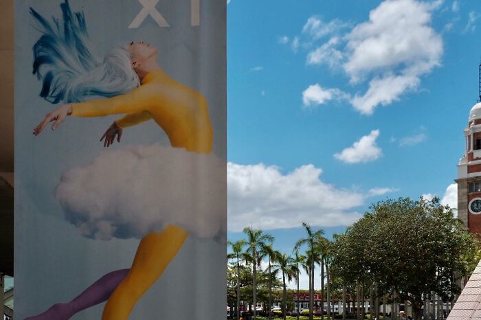 35 Lucky Accidents Captured By Street Photographer Edas Wong (New Pics)