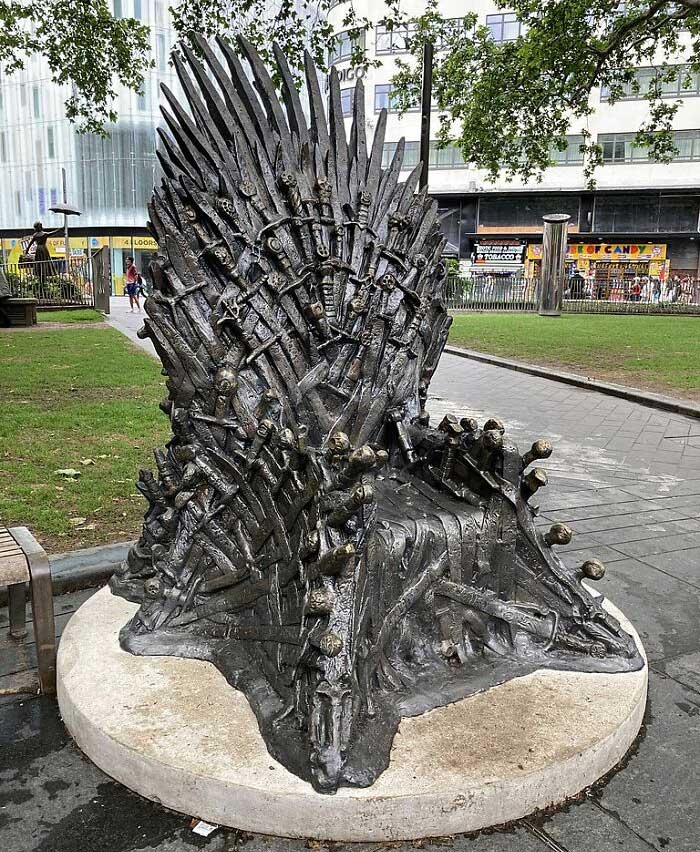 30 Things That Nobody Bats An Eye About If It’s A Guy Doing It, But Loses Their Wits If It’s A Woman Doing It, As Listed By Folks Online