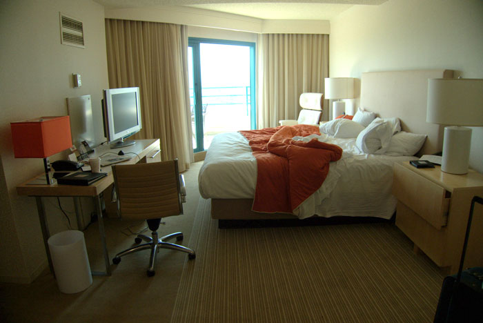 People Laugh At This Airbnb Host&rsquo;s Post In Which They Are Confused As To Why Their Bookings Are Decreasing