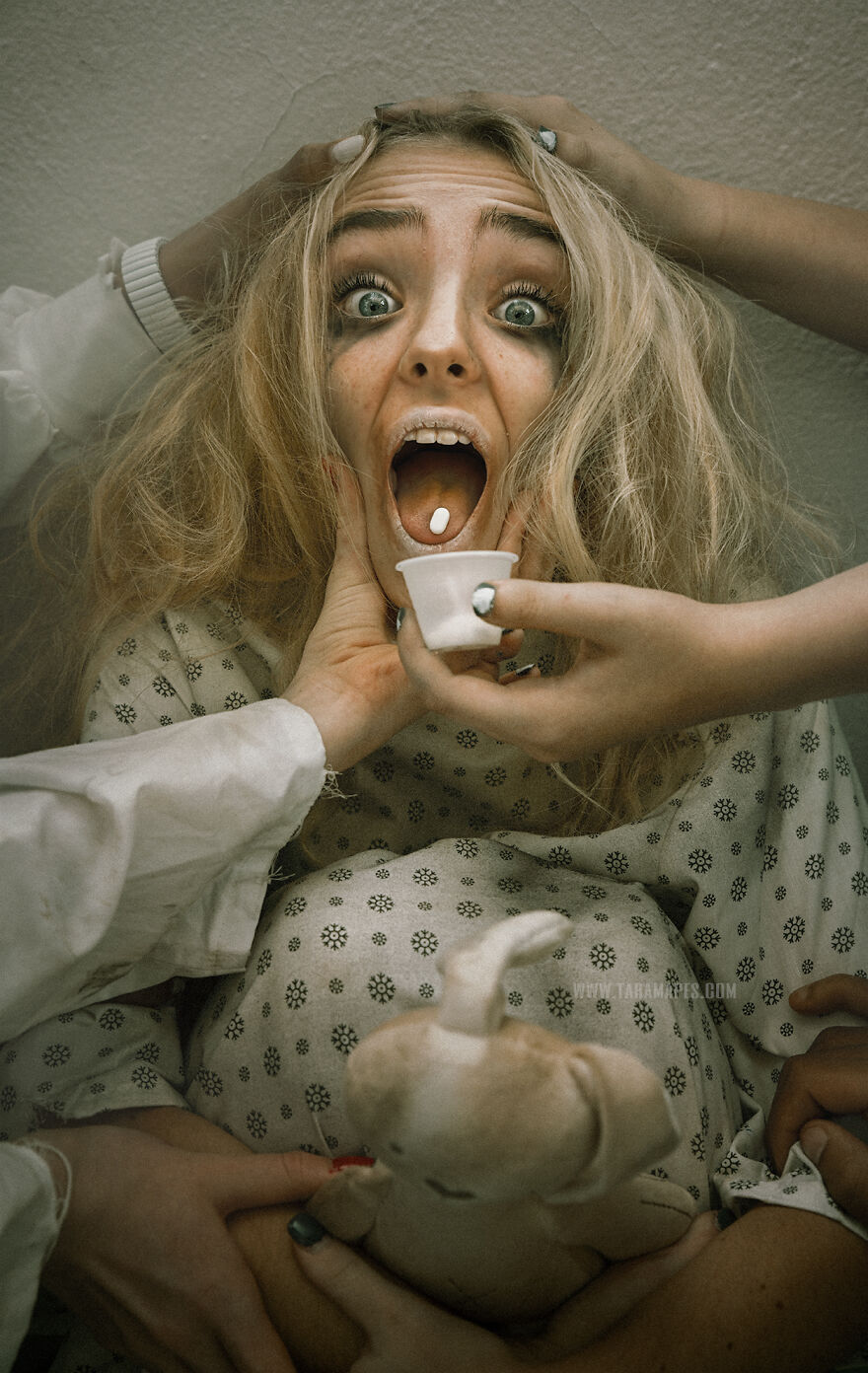 What If Alice Was Really Insane? I Went To An Old Asylum And Created A Photoshoot To Tell A Different Story About Alice And Her "Wonderland" (23 Pics)