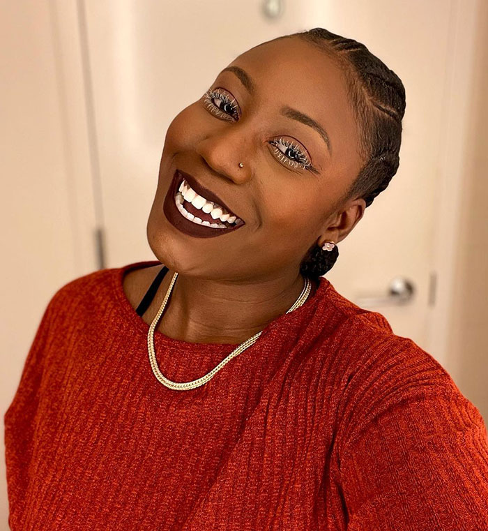 Woman Inherits A House, Shares How She Immediately Started Getting Bullied With Insulting Offers As Part Of Gentrification Woman Inherits A House, Shares How She Immediately Started Getting Bullied With Insulting Offers As Part Of Gentrification