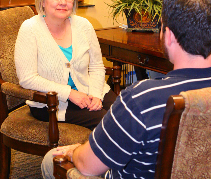 Counselor Expresses Thoughts On Parents Who Used To Neglect Their Kids And Now Need Their Support