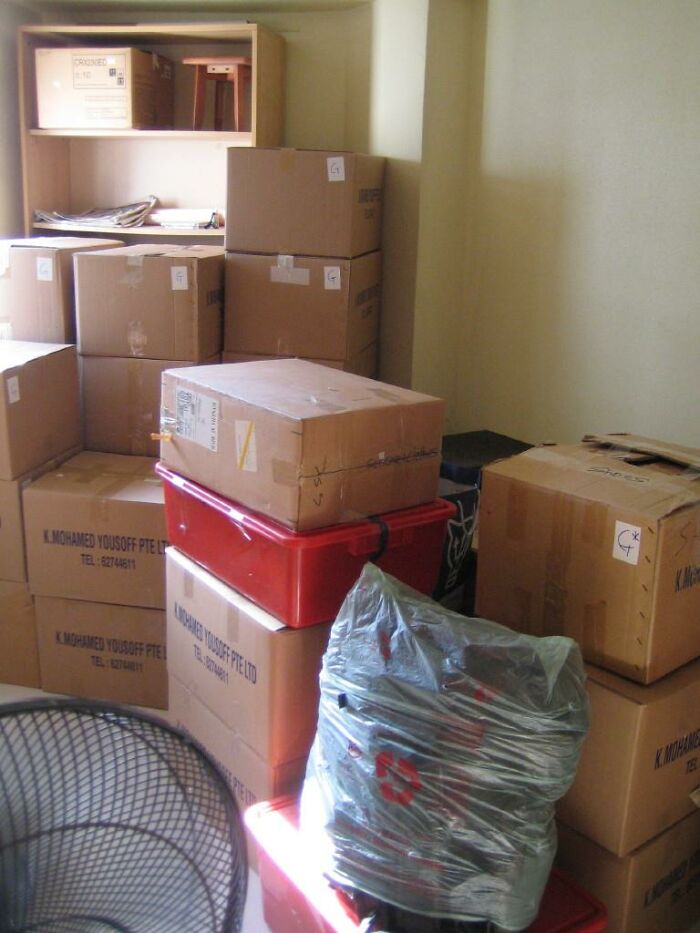 People Who Have To Enter Other People’s Houses As Part Of Their Job Share The Most Disturbing Things They’ve Seen (30 Answers)