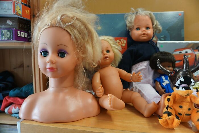 People Who Have To Enter Other People’s Houses As Part Of Their Job Share The Most Disturbing Things They’ve Seen (30 Answers)