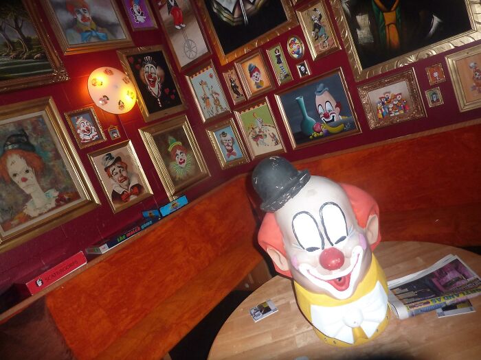 People Who Have To Enter Other People’s Houses As Part Of Their Job Share The Most Disturbing Things They’ve Seen (30 Answers)