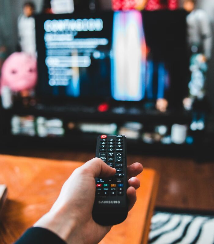 Here Are The 50 Worst Legal Things That Should Be Illegal, As Shared In This Online Thread