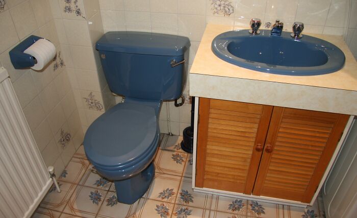 "2 Different Hidden Cameras": 35 Airbnb Horror Stories That Are Not For The Fainthearted