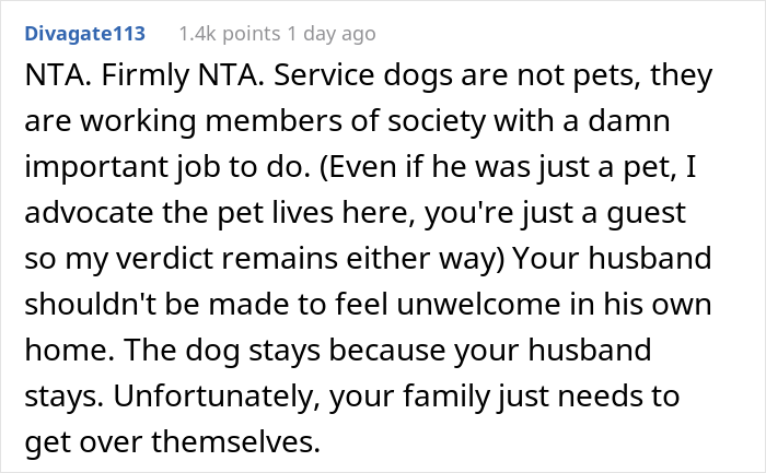 Niece Complains That Service Dog Is Making Her Uncomfortable, Her Aunt Refuses To Get Rid Of It, Starts Family Drama Niece Complains That Service Dog Is Making Her Uncomfortable, Her Aunt Refuses To Get Rid Of It, Starts Family Drama