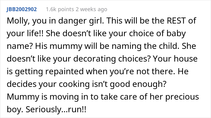 Man Returns His Fiancée’s Wedding Dress To Respect His Mom’s “Vision”, Gets Screamed At Man Returns His Fiancée’s Wedding Dress To Respect His Mom’s “Vision”, Gets Screamed At