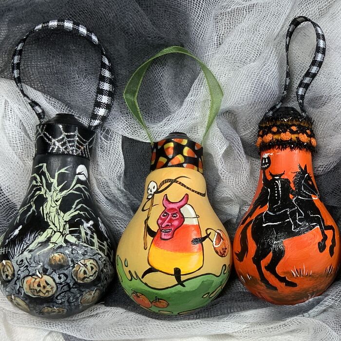 I Paint Hallowe’en Ornaments Using Burnt Out Light Bulbs (9 Pics)