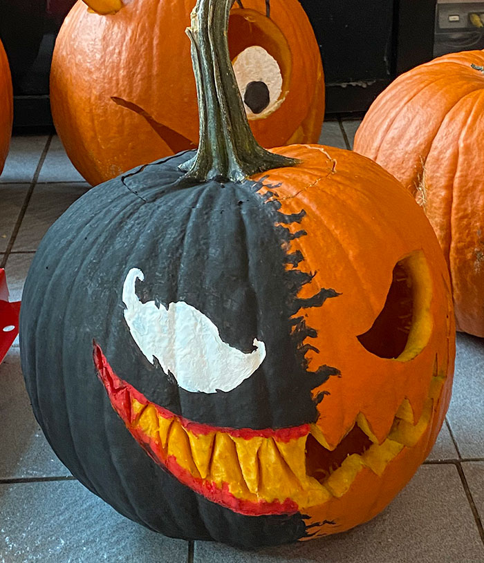 This "Venom" Jack-O'-Lantern