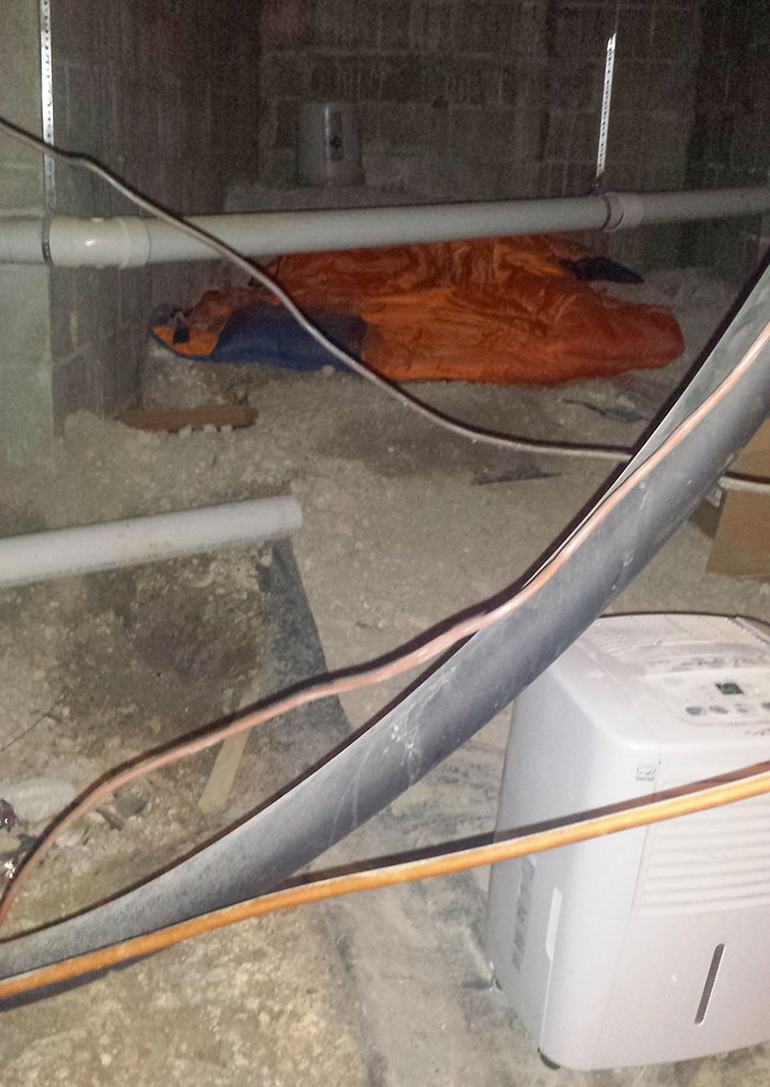 Living In Our New House For A Month, Just Found This Sleeping Bag Next To A Bucket In The Basement. Husband Says, Oh Yeah, There's Some Old Camos And A Urinal Too