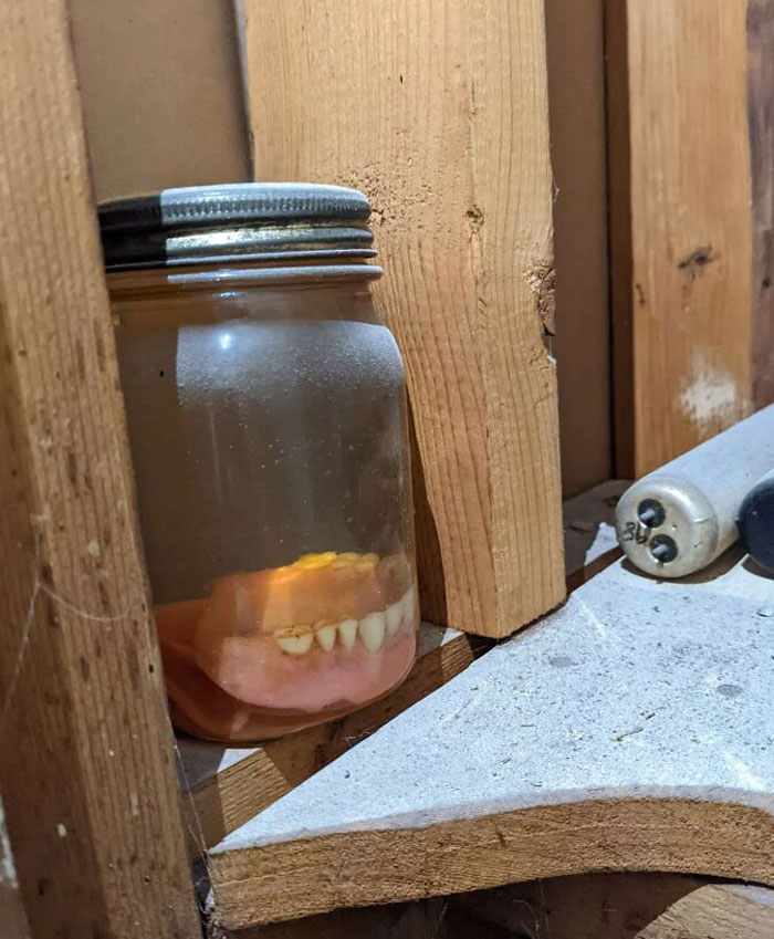 Encontrado dentro de la pared de mi nueva casa