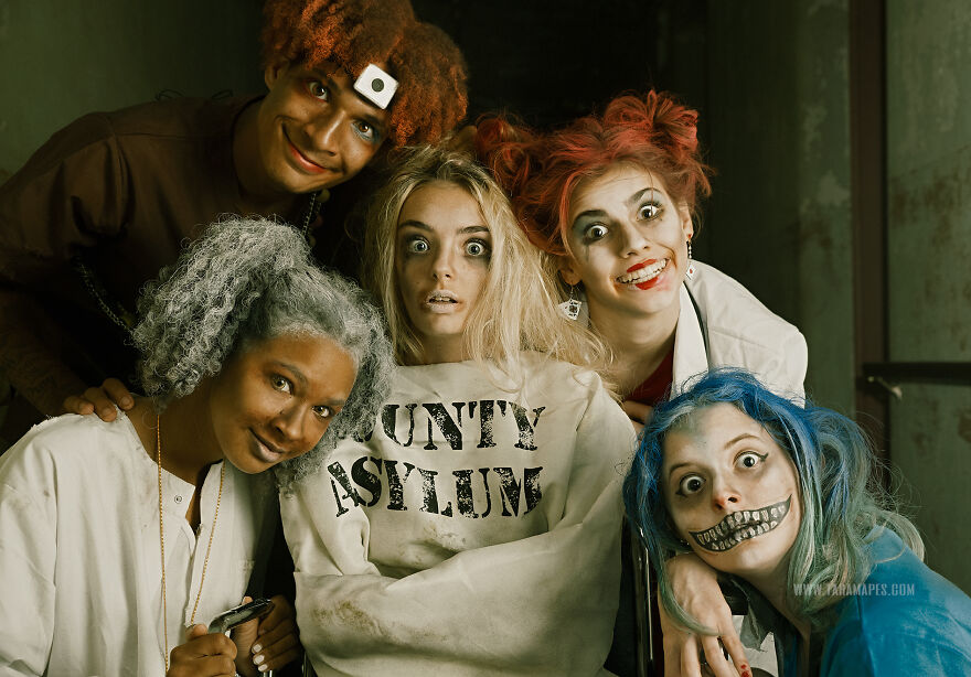 What If Alice Was Really Insane? I Went To An Old Asylum And Created A Photoshoot To Tell A Different Story About Alice And Her "Wonderland" (23 Pics)