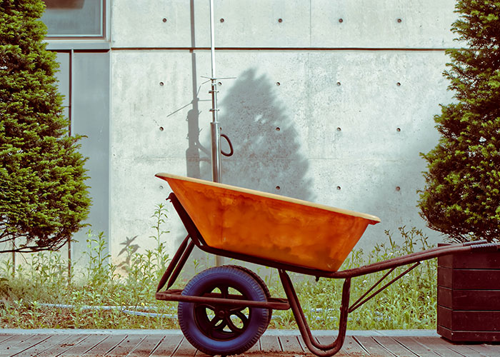 Delivery Driver Gets Yelled At By Client For Driving Down His Road, Maliciously Complies And Makes Him Carry His Trampoline Himself