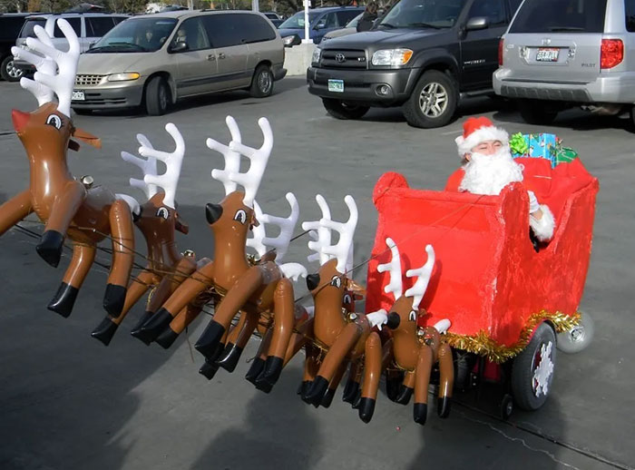 Family Always Makes Amazing Halloween Costumes Around 12-Year-Old's Wheelchair
