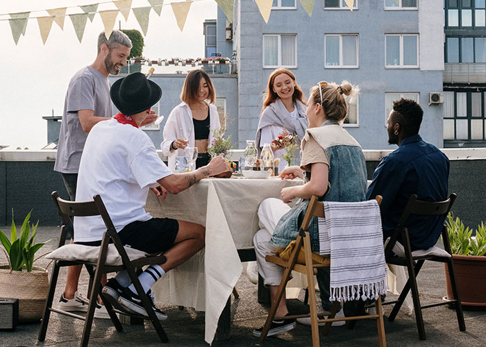 "Europeans, What Do You Imagine Life In The United States To Be Like?" (30 Answers)