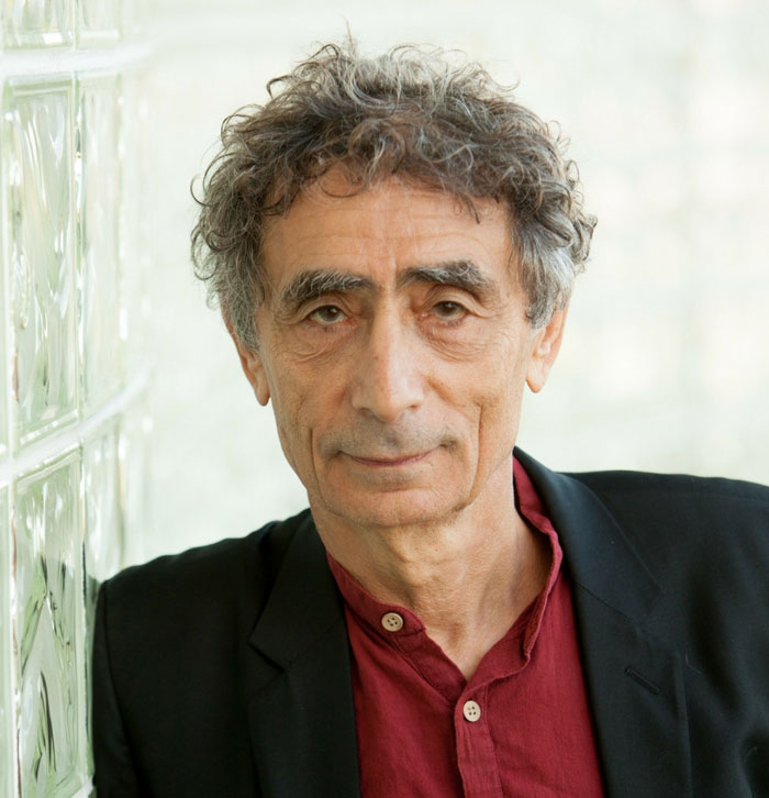 "One Becomes A Narcissist And One Doesn't": Doctor Explains Why No One Ever Has "The Same Parents" "One Becomes A Narcissist And One Doesn't": Doctor Explains Why No One Ever Has "The Same Parents"