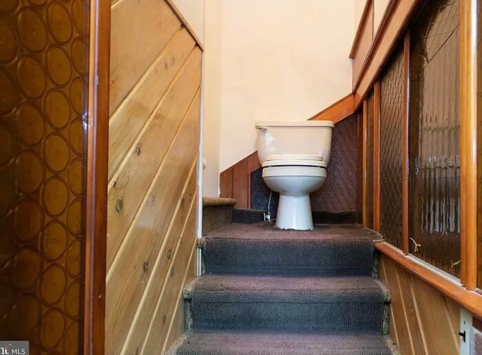 Take Seat, I’ll Be Right With You