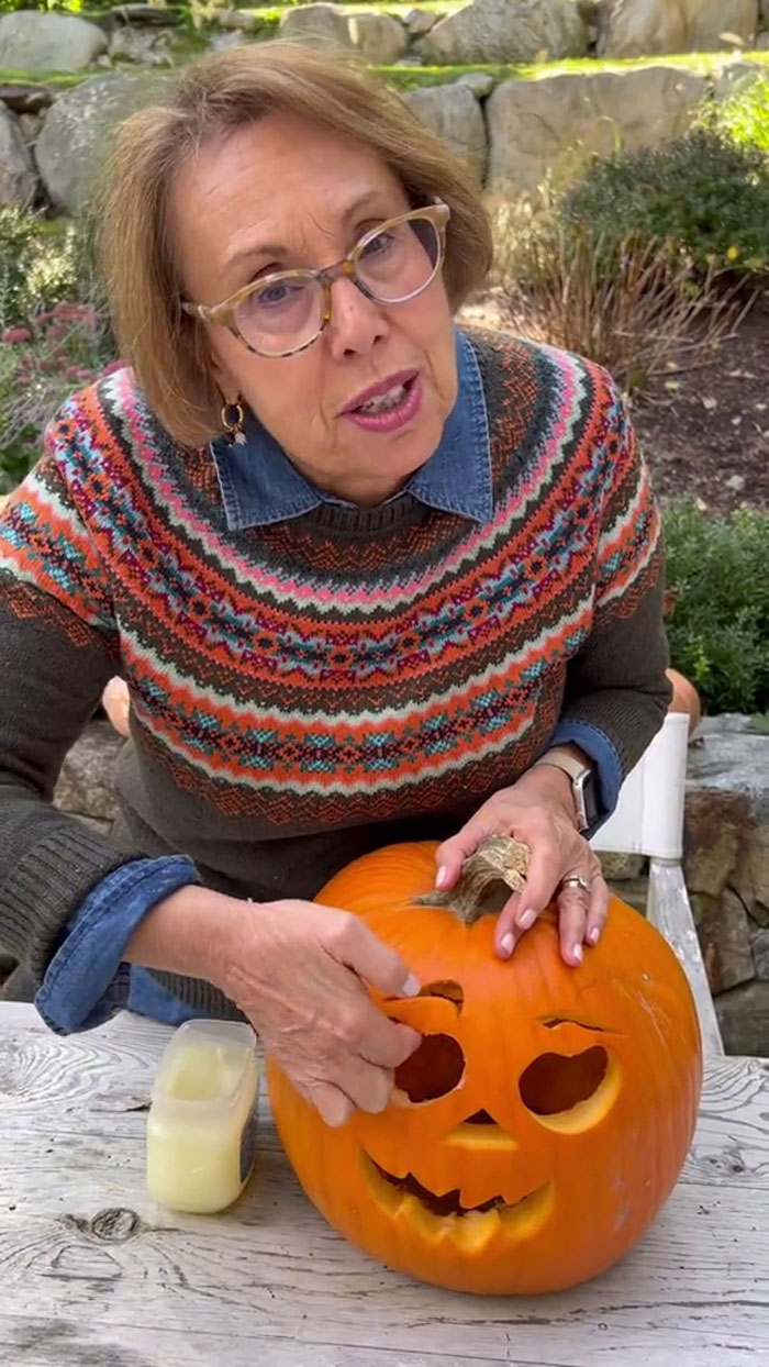 "Do's And Don'ts Of Pumpkin Carving" From This Grandma With Over 2.6M Followers