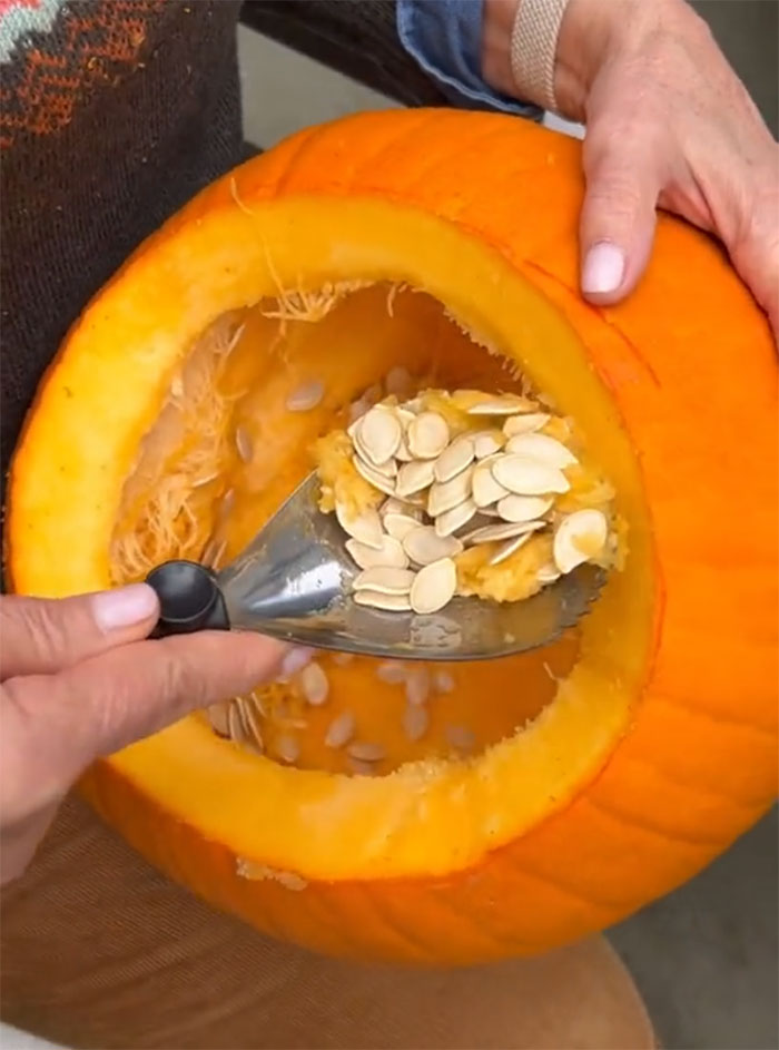 "Do's And Don'ts Of Pumpkin Carving" From This Grandma With Over 2.6M Followers