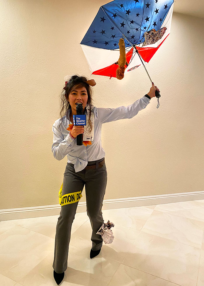 Disfraz del año pasado - Reportero del tiempo atrapado en una tormenta