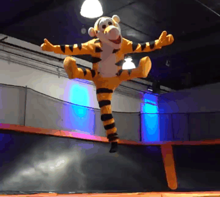 Every Halloween, This One-Legged Guy Makes A Brilliant Halloween Costume, Here Is His 2023 Look