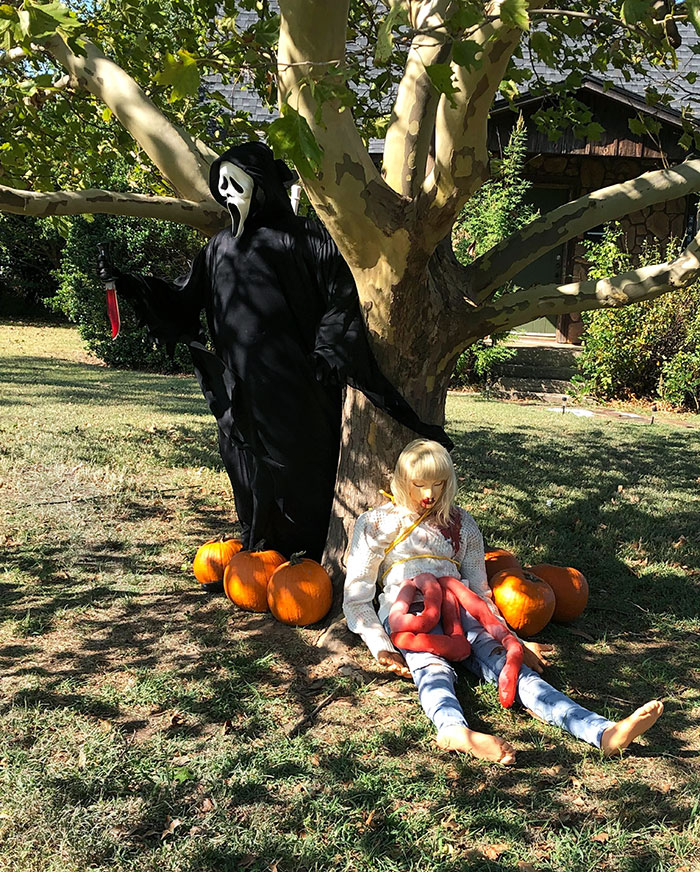 We Finished Our DIY Scream Halloween Decorations Today