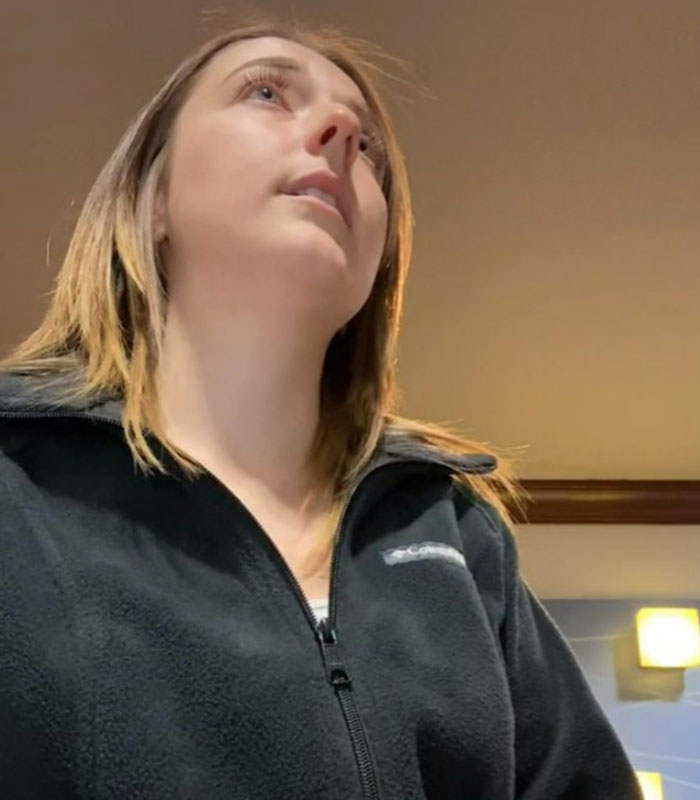 Hotel Employee Is Celebrated For Her Patience After Video Of Her Dealing With A Manipulative Dad Goes Viral