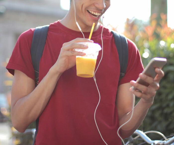 Millennials Get Asked What Confuses Them About Gen Z, And Here're 30 Of Their Answers